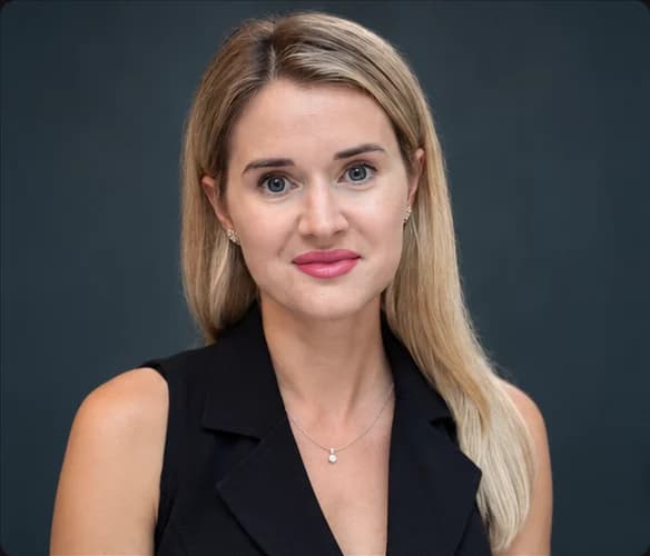 Erika Jakouloff – SPEZIALISTIN FÜR MANIKÜRE & PEDIKÜRE